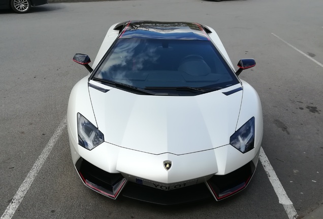 Lamborghini Aventador LP700-4 Pirelli Edition