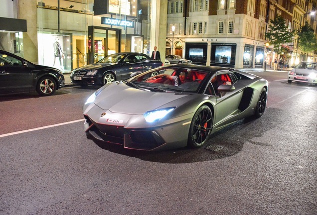 Lamborghini Aventador LP700-4 Roadster