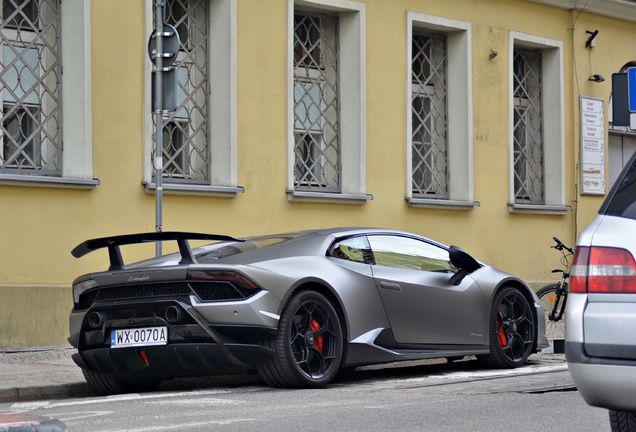 Lamborghini Huracán LP640-4 Performante