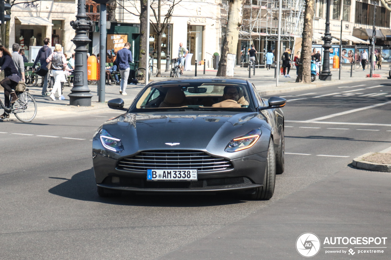 Aston Martin DB11 V8