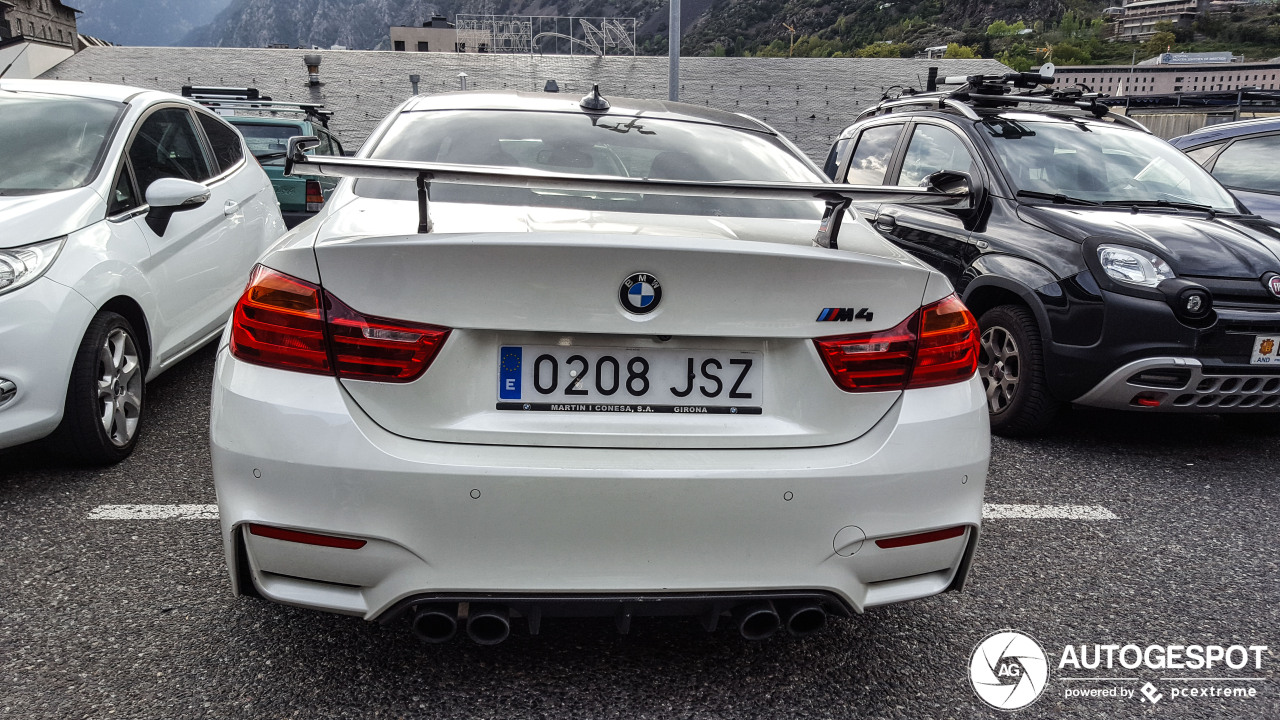 BMW M4 F82 CS