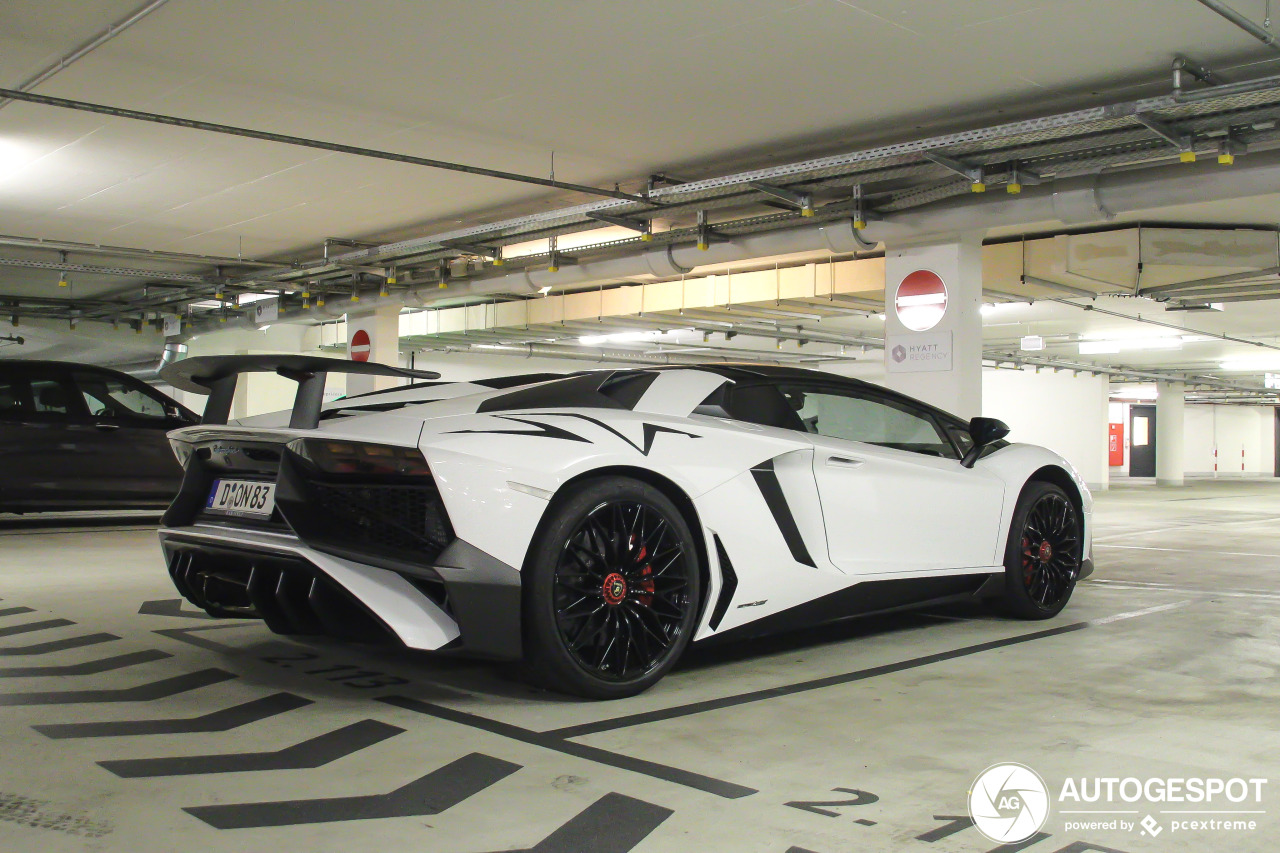 Lamborghini Aventador LP750-4 SuperVeloce Roadster