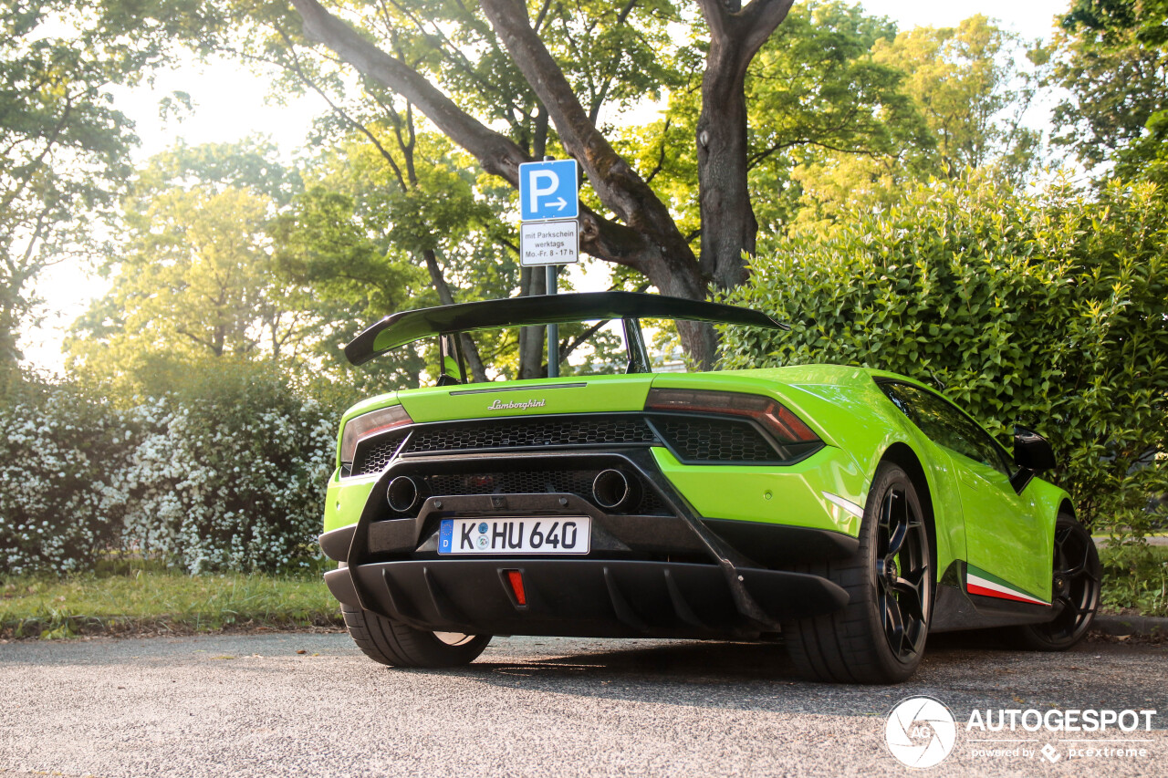 Lamborghini Huracán LP640-4 Performante