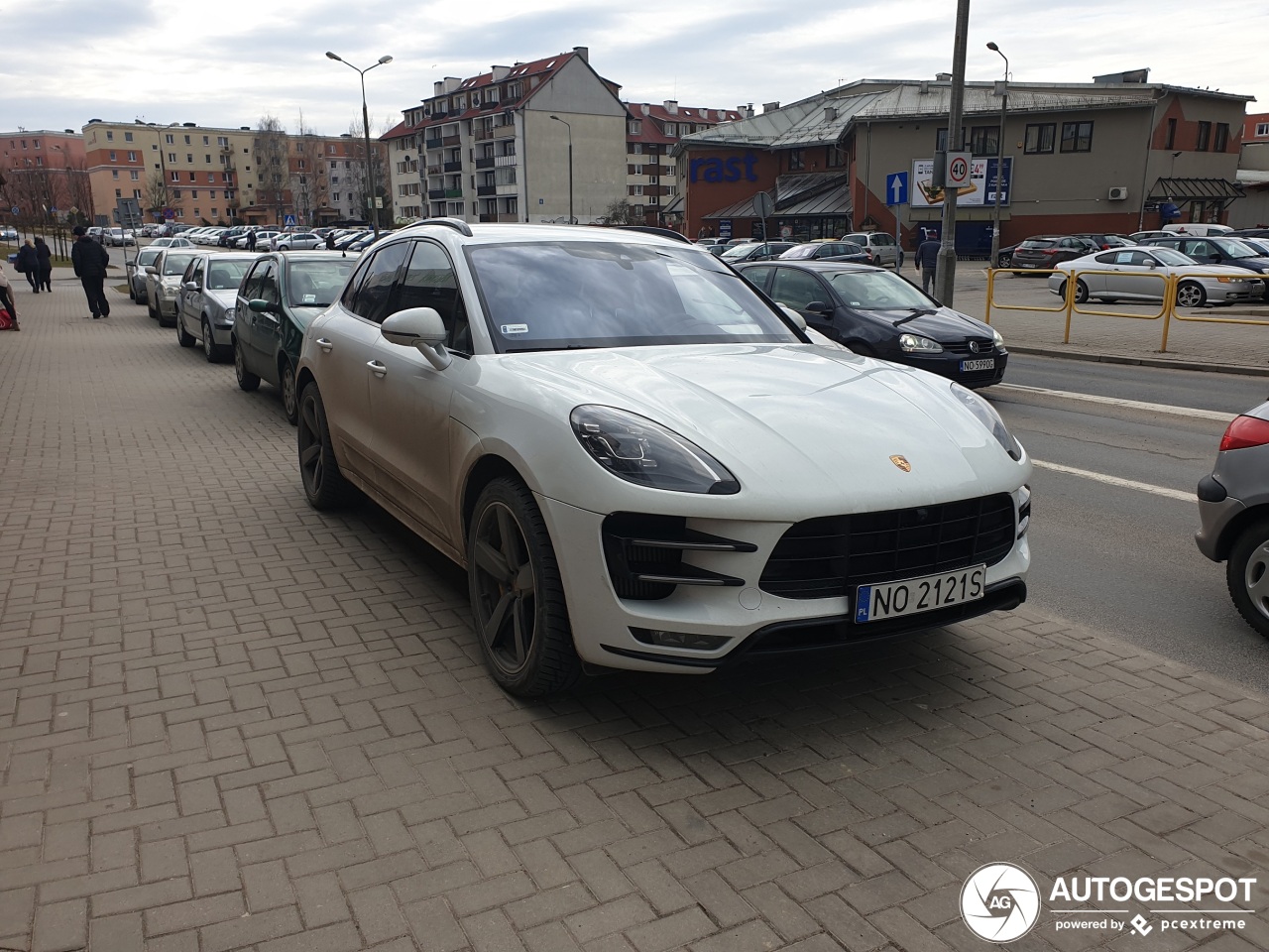 Porsche 95B Macan Turbo