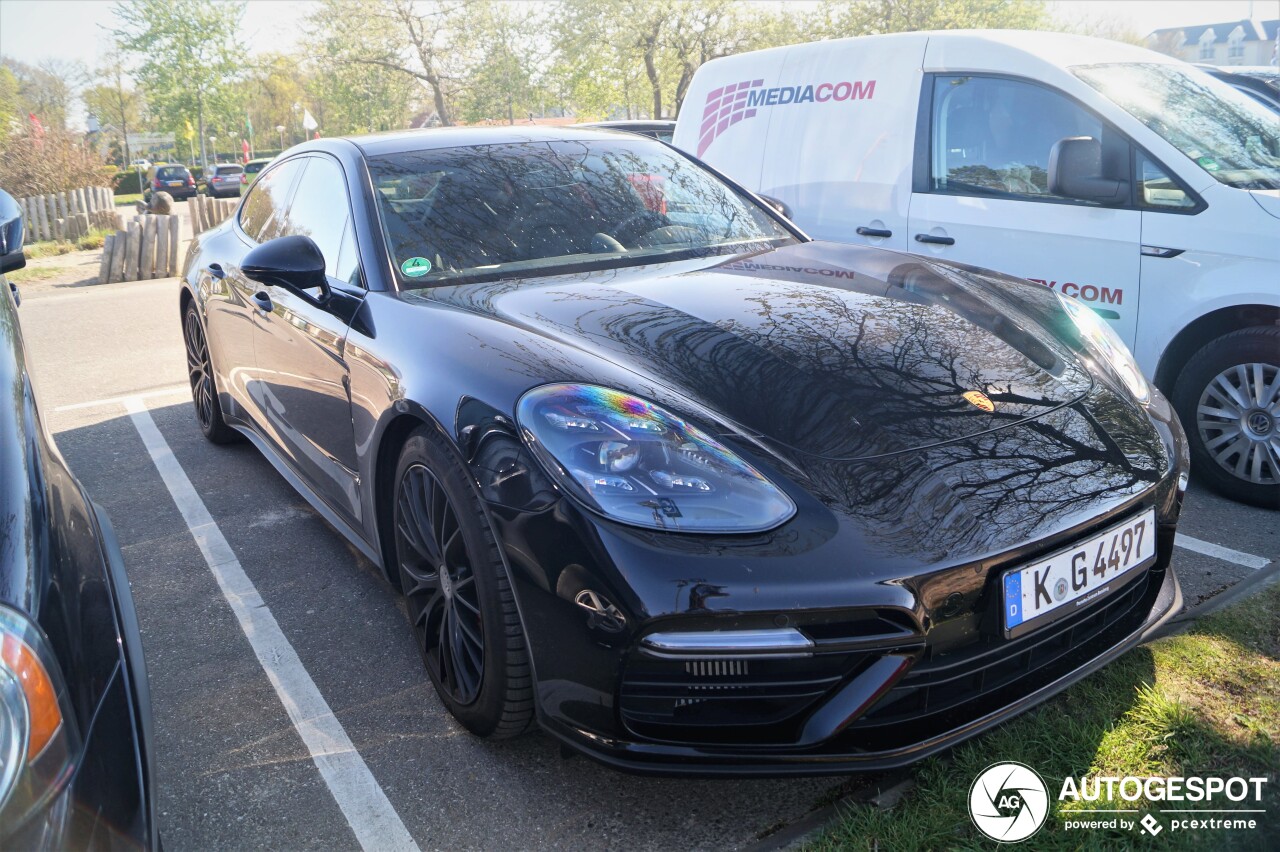 Porsche 971 Panamera Turbo