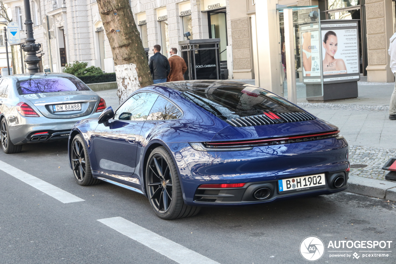 Porsche 992 Carrera 4S