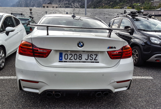 BMW M4 F82 CS