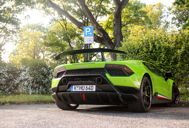 Lamborghini Huracán LP640-4 Performante