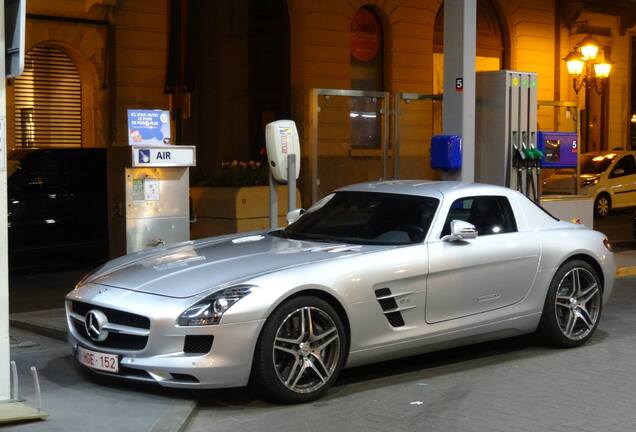 Mercedes-Benz SLS AMG