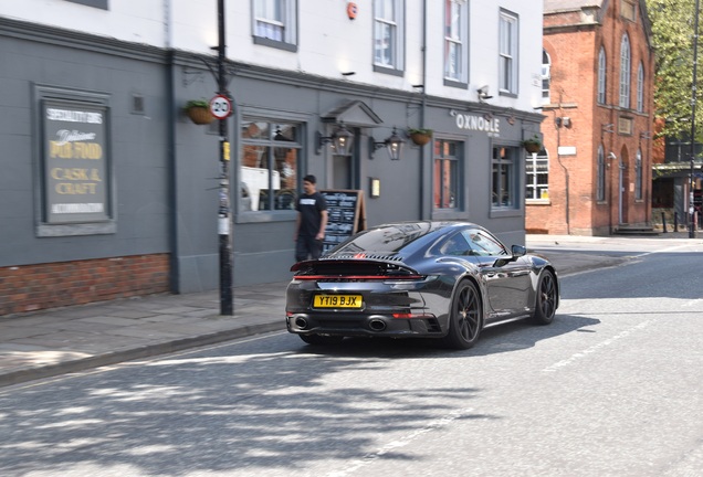 Porsche 992 Carrera 4S