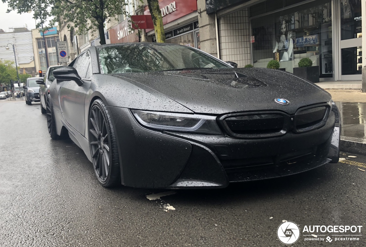 BMW i8