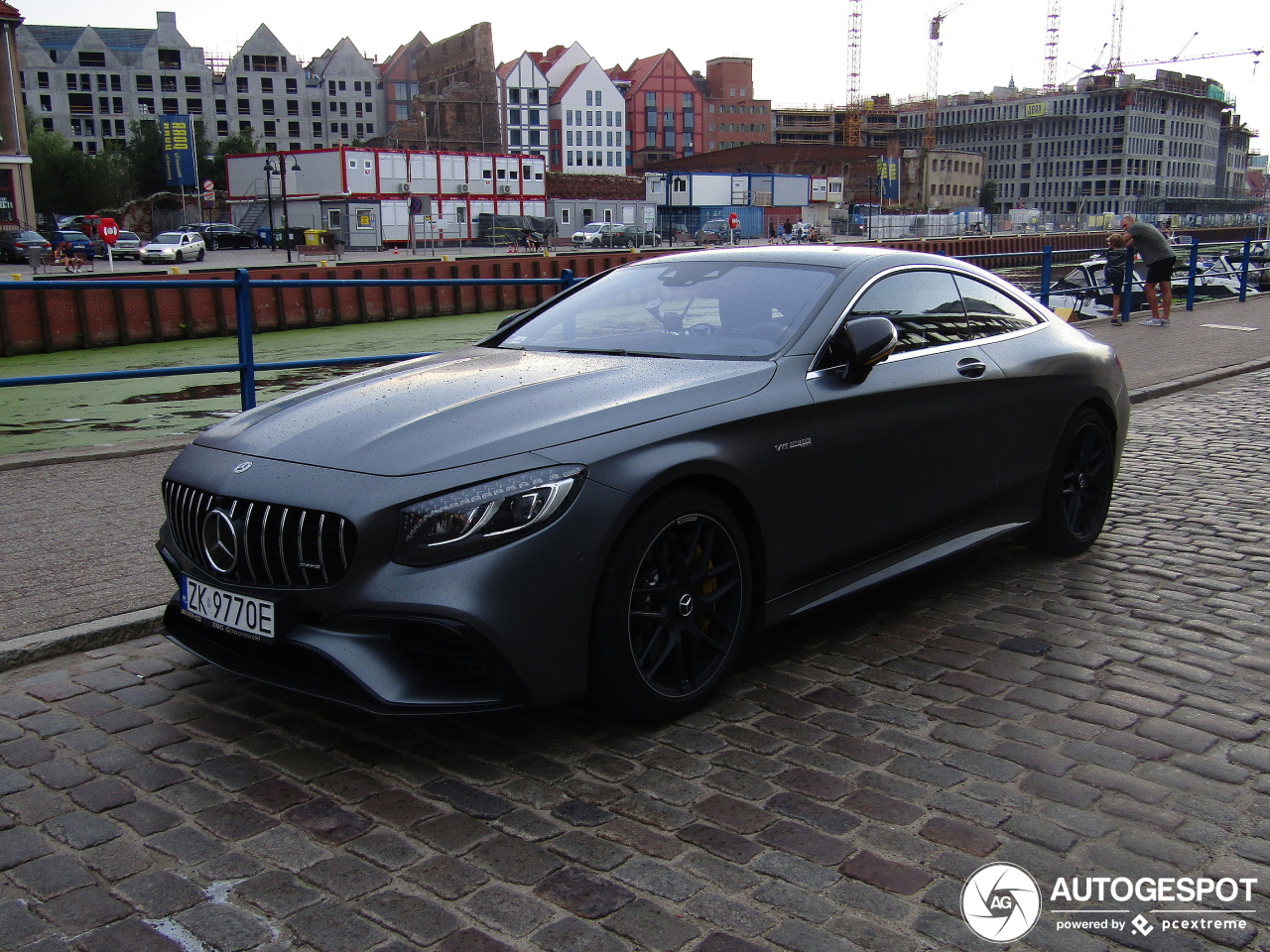 Mercedes-AMG S 63 Coupé C217 2018 Yellow Night Edition