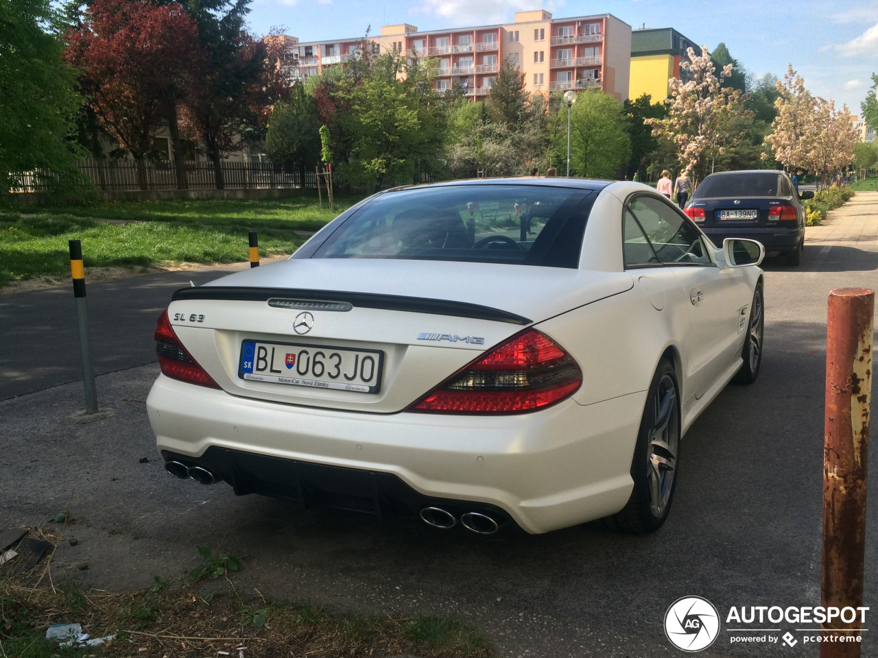 Mercedes-Benz SL 63 AMG