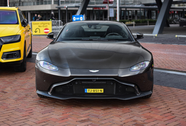 Aston Martin V8 Vantage 2018