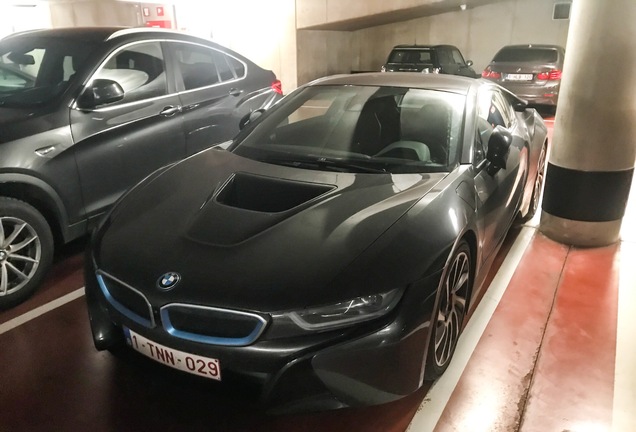 BMW i8