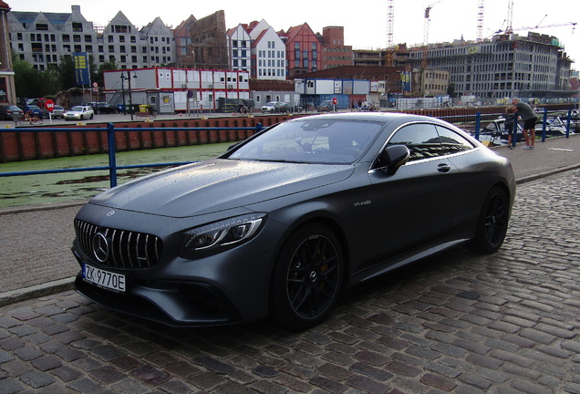 Mercedes-AMG S 63 Coupé C217 2018 Yellow Night Edition