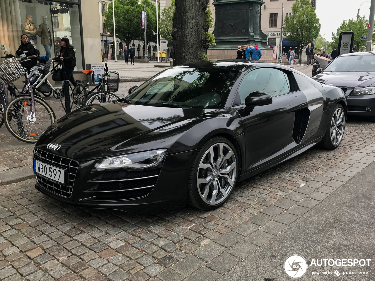 Audi R8 V10