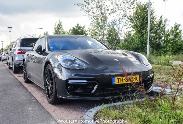 Porsche 971 Panamera Turbo S E-Hybrid