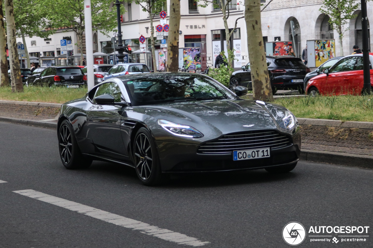 Aston Martin DB11