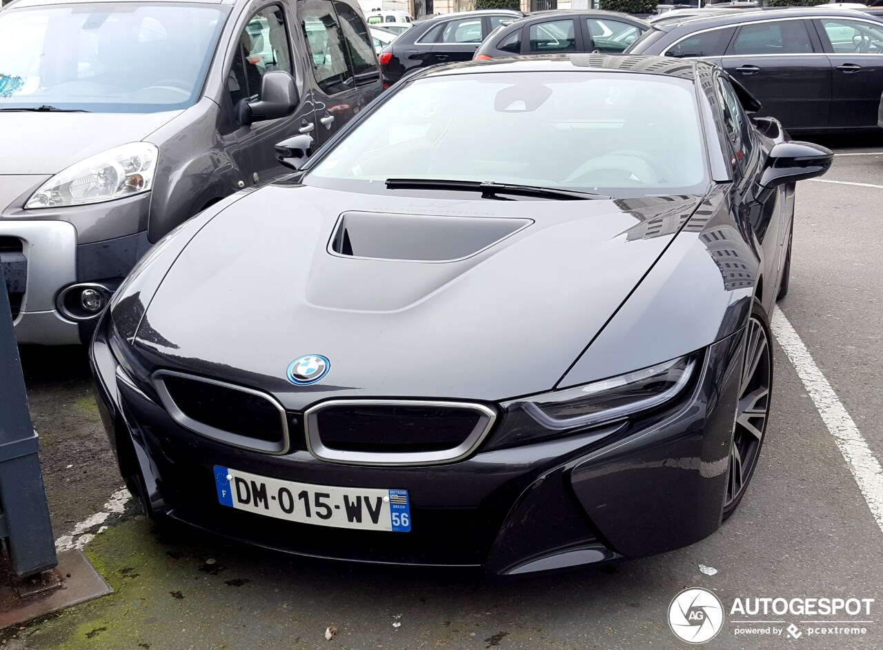 BMW i8