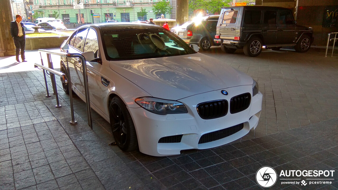 BMW M5 F10 2011