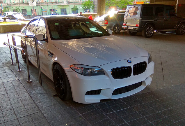 BMW M5 F10 2011