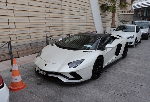 Lamborghini Aventador S LP740-4 Roadster