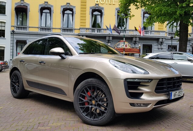 Porsche 95B Macan GTS