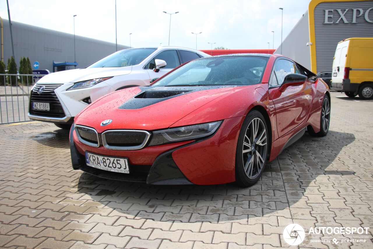 BMW i8 Protonic Red Edition