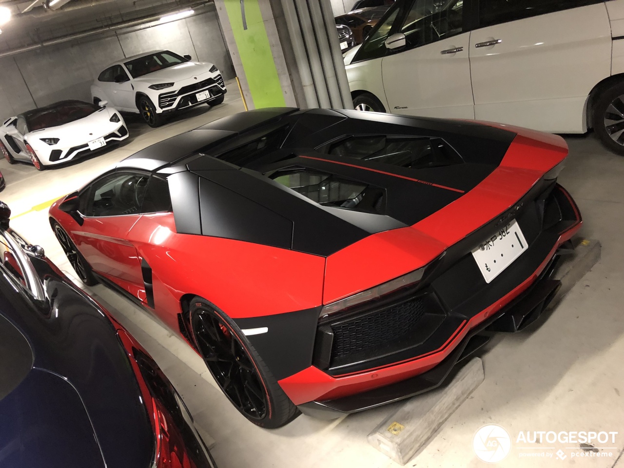 Lamborghini Aventador LP700-4 Roadster Pirelli Edition