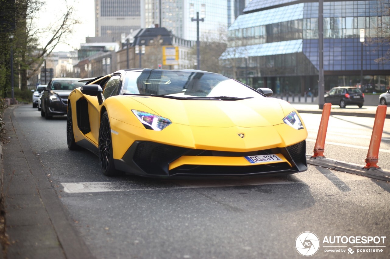 Lamborghini Aventador LP750-4 SuperVeloce Roadster