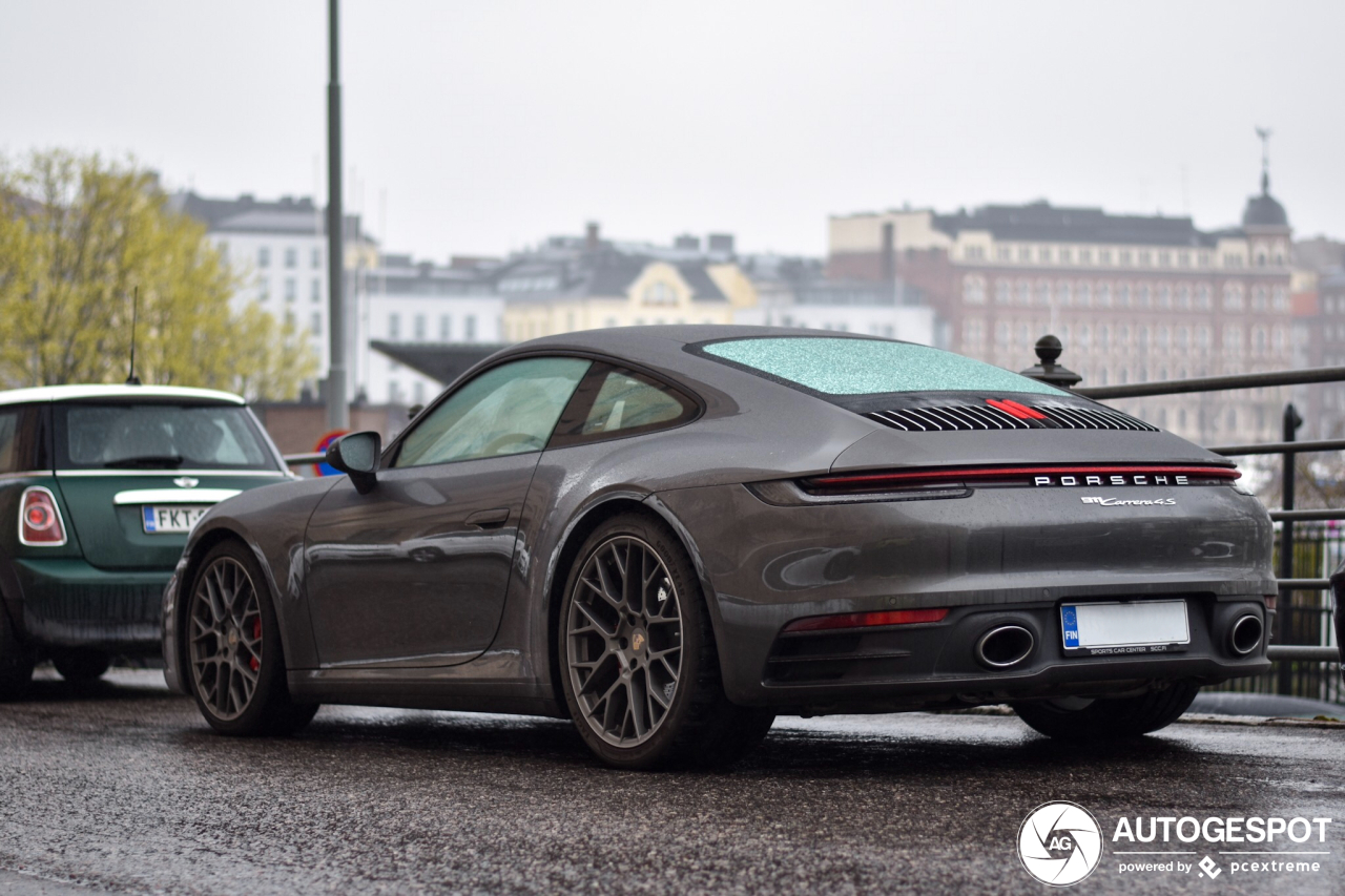 Porsche 992 Carrera 4S