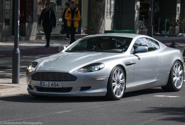 Aston Martin DB9