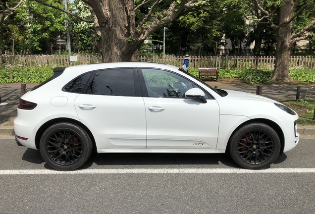 Porsche 95B Macan GTS