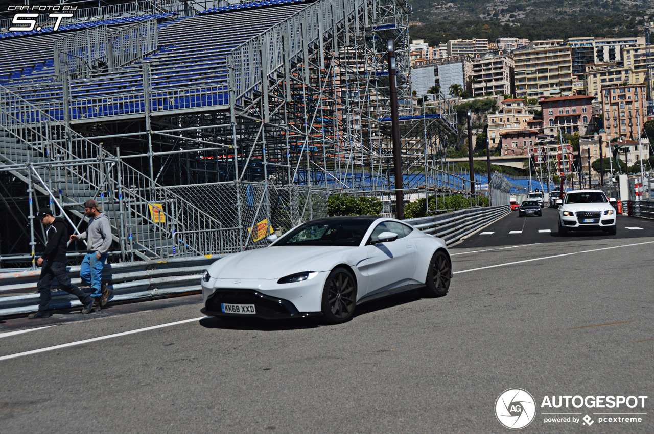 Aston Martin V8 Vantage 2018