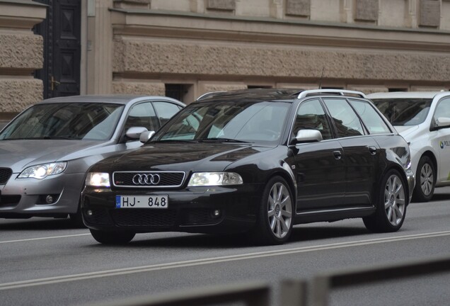 Audi RS4 Avant B5