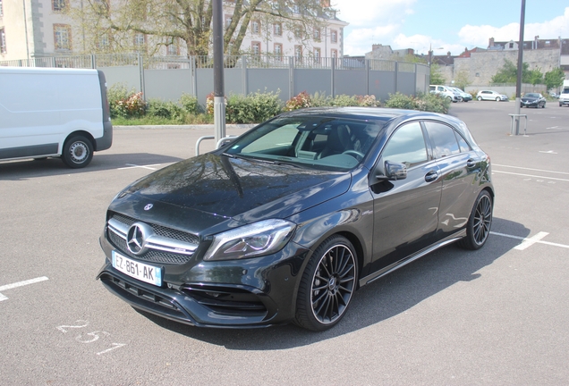 Mercedes-AMG A 45 W176 2015