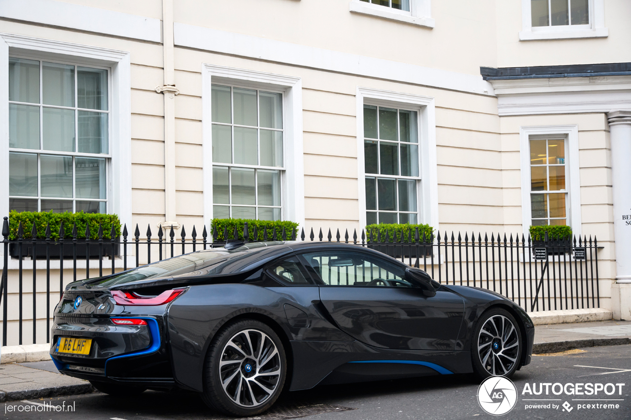 BMW i8