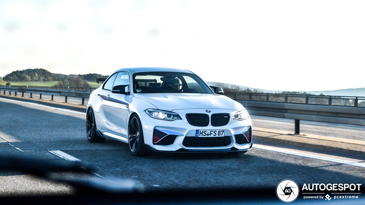 BMW M2 Coupé F87 Versus Performance