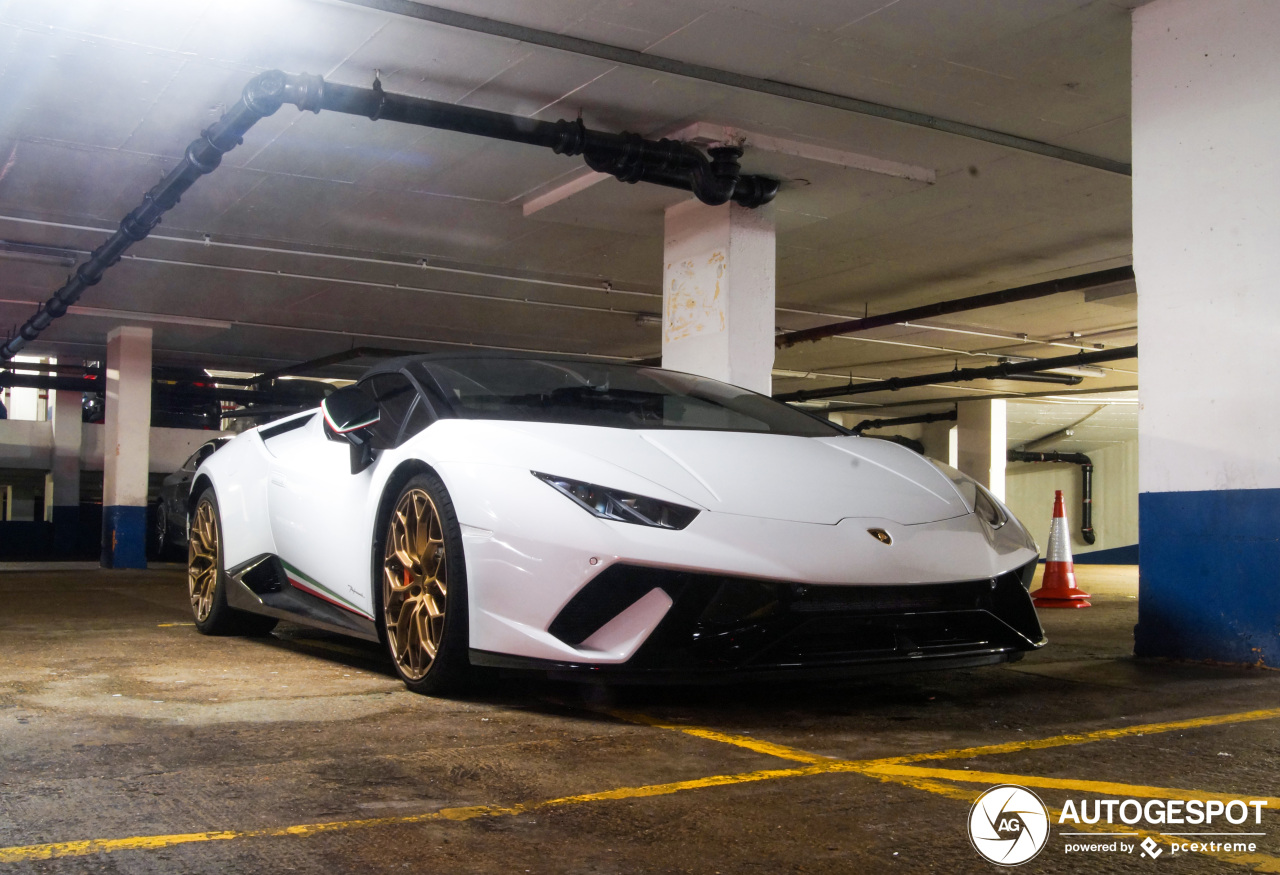 Lamborghini Huracán LP640-4 Performante Spyder