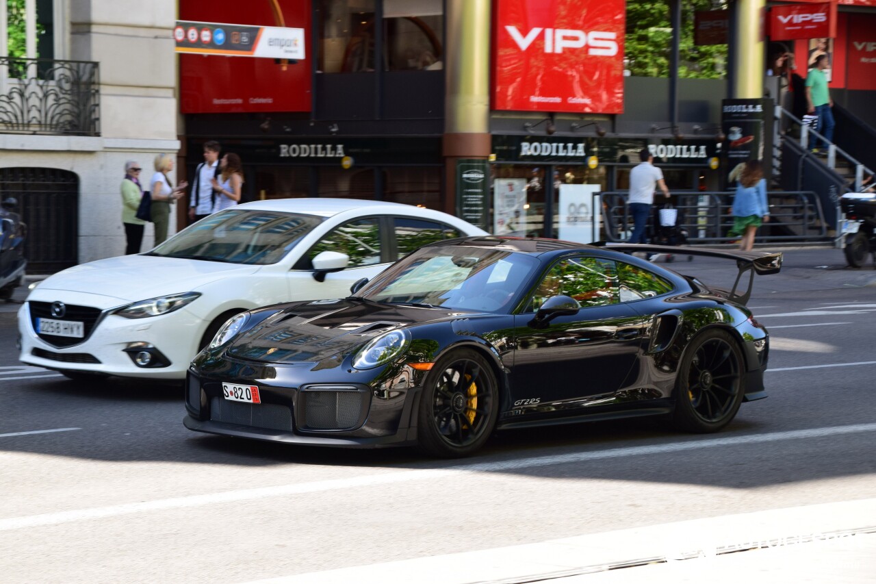 Porsche 991 GT2 RS Weissach Package