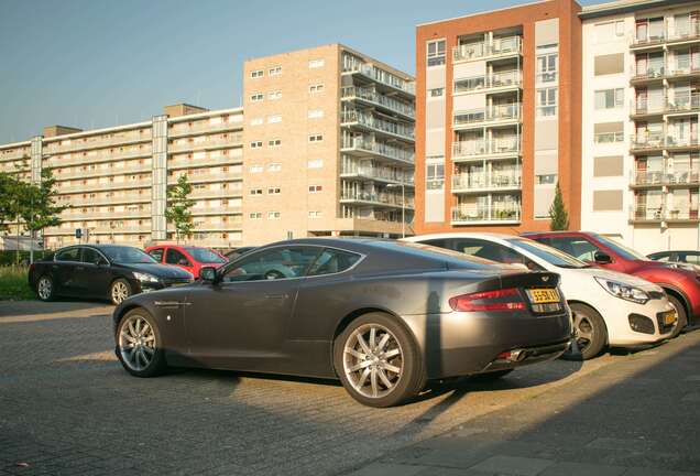 Aston Martin DB9