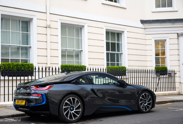 BMW i8