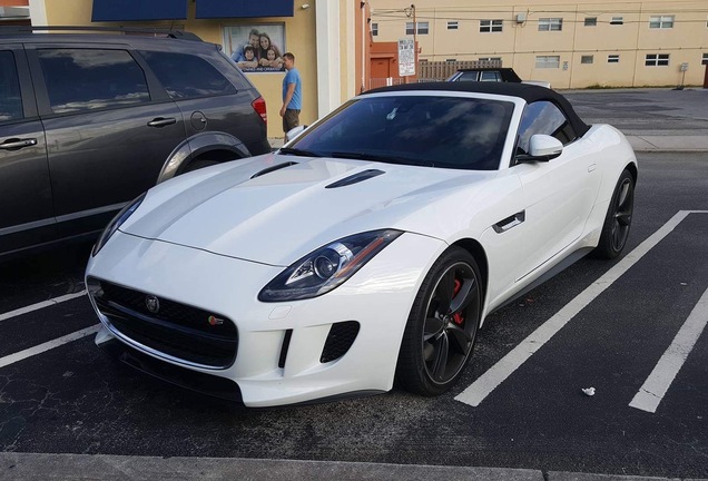 Jaguar F-TYPE S V8 Convertible