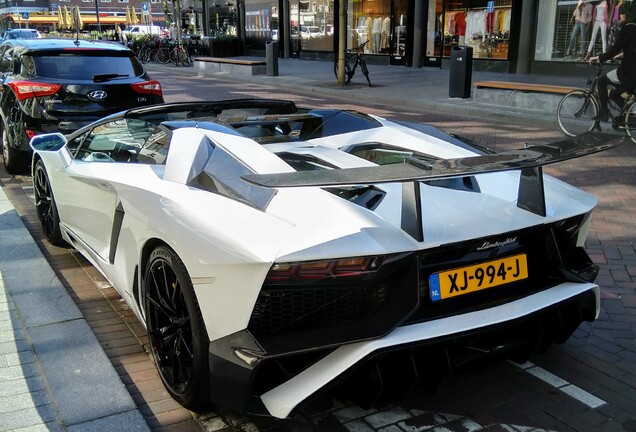 Lamborghini Aventador LP700-4 Roadster