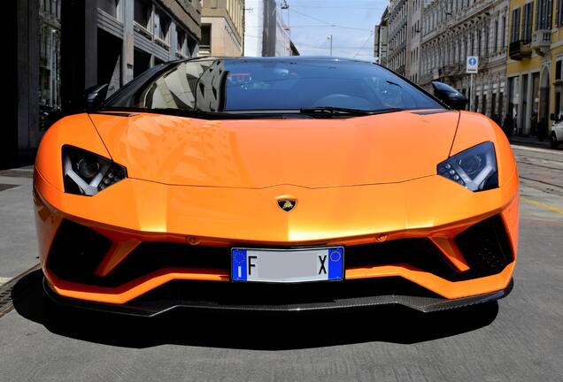 Lamborghini Aventador S LP740-4 Roadster