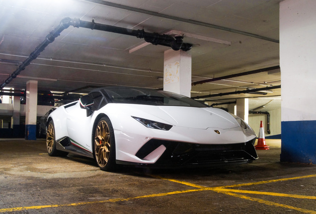 Lamborghini Huracán LP640-4 Performante Spyder