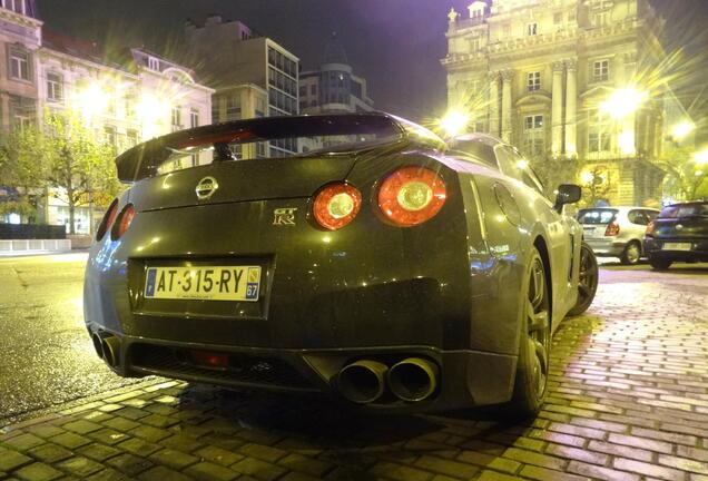 Nissan GT-R