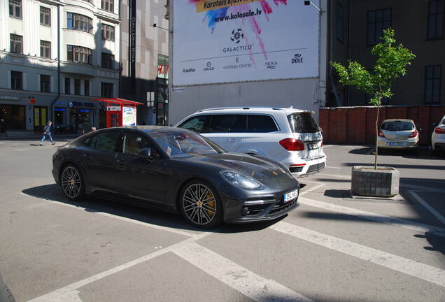 Porsche 971 Panamera Turbo