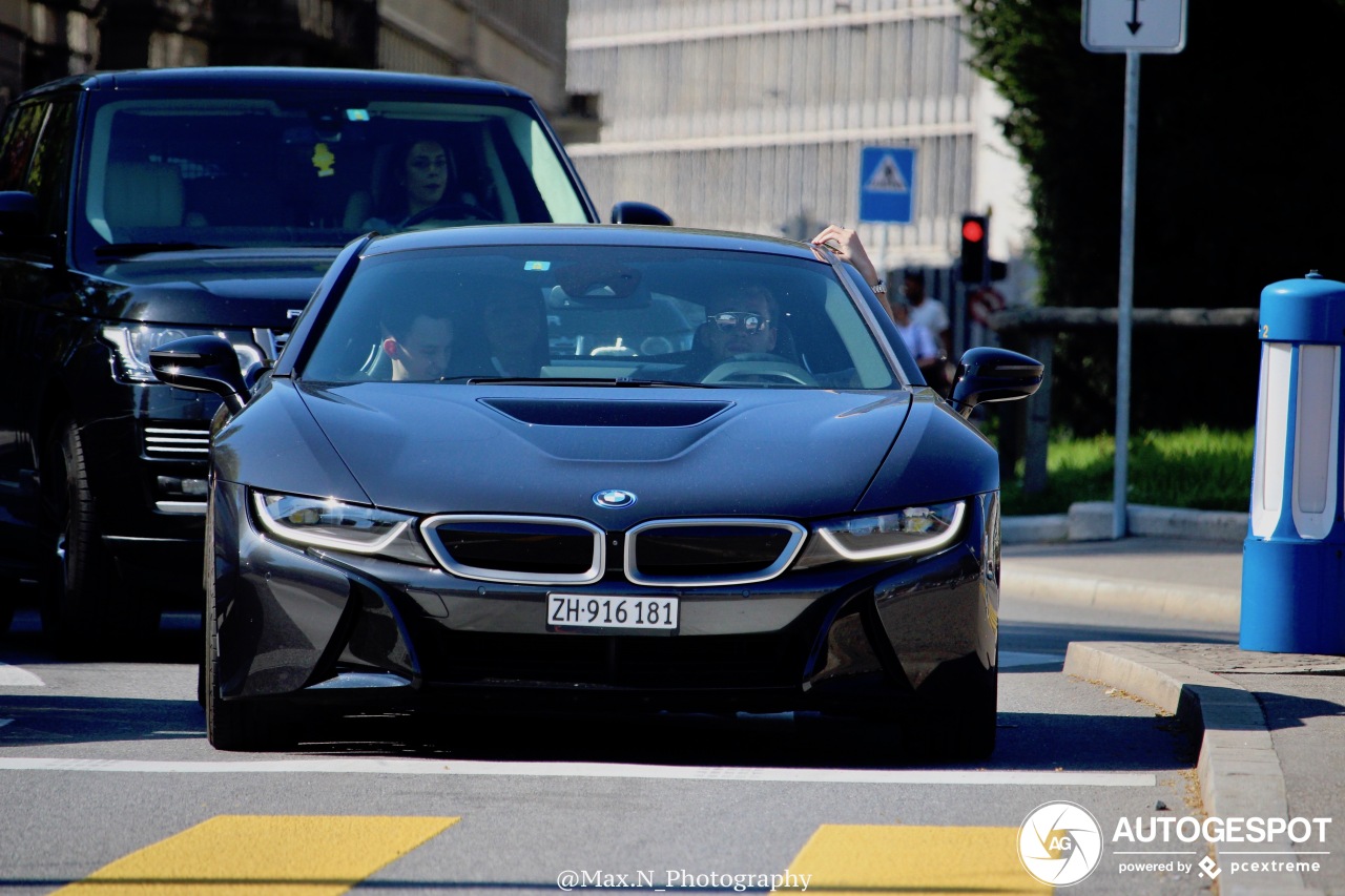 BMW i8